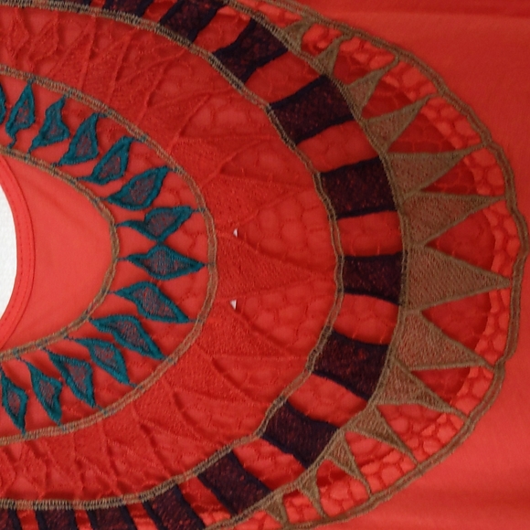 Lush Flowy Tank Top - Picture 4 of 4